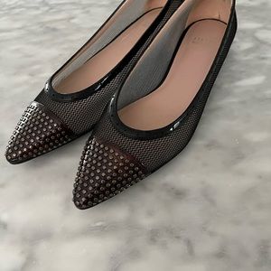 Stuart Weitzman woman’s flats